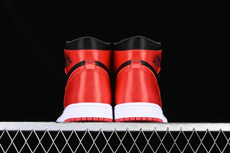 All Categories Air Jordan Jordan Series Basketball Shoes Air Jordan 1 High L Version Air Jordan 1 High OG "Satin Bred" AJ1 Joe 1 Silk Forbidden Wear FD4810-061